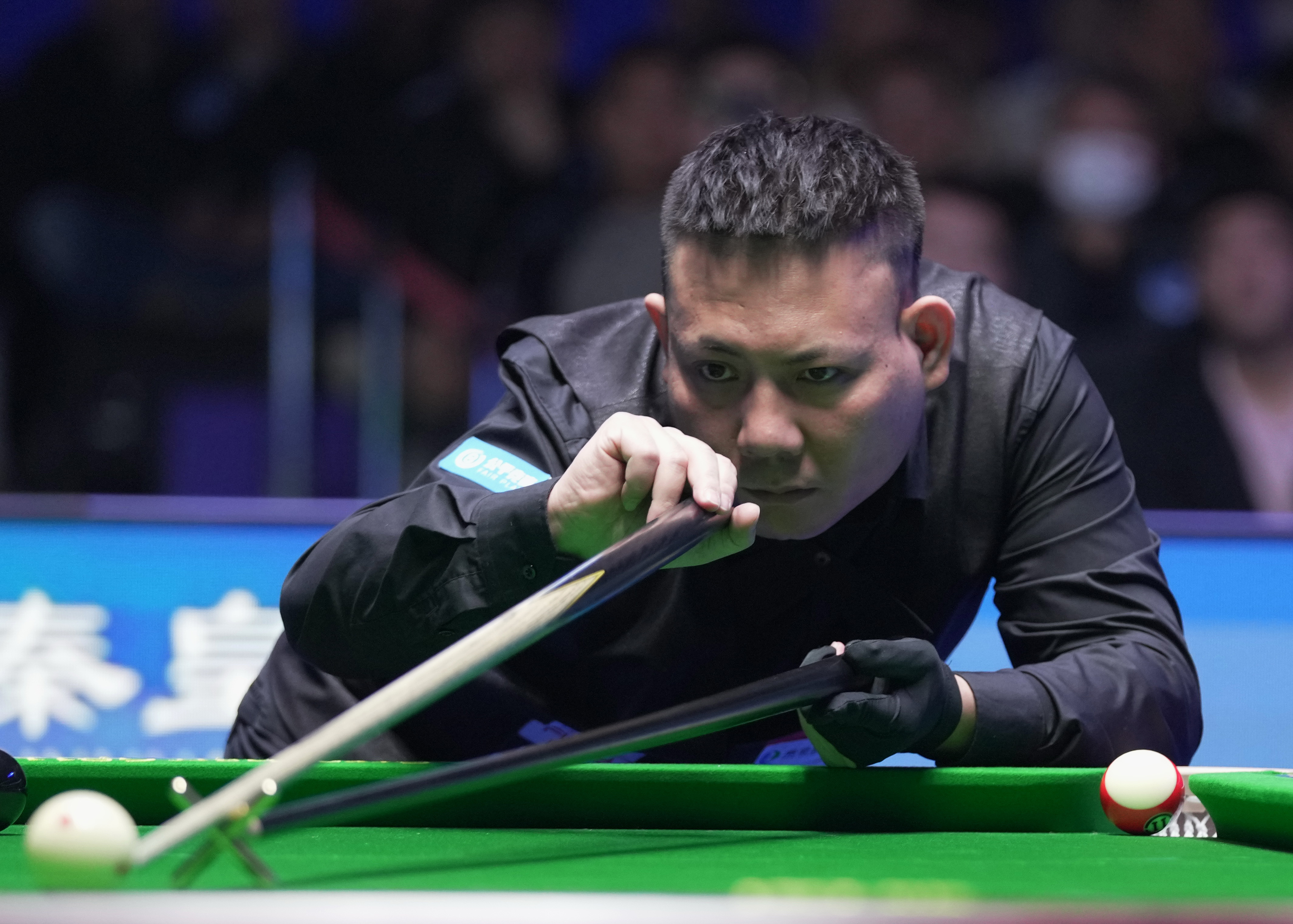 碰撞都充满 碰撞都充满