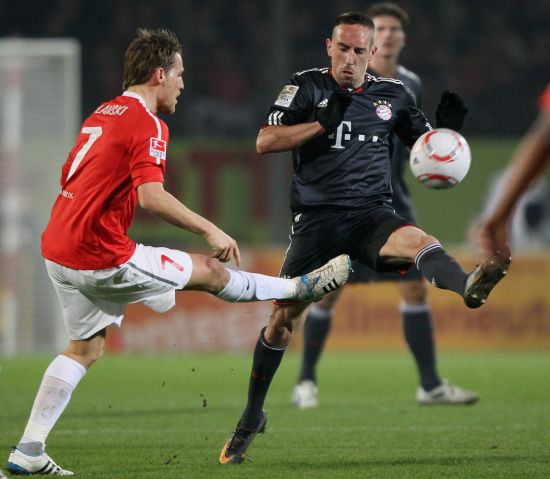 垒手接回球 垒手接回球